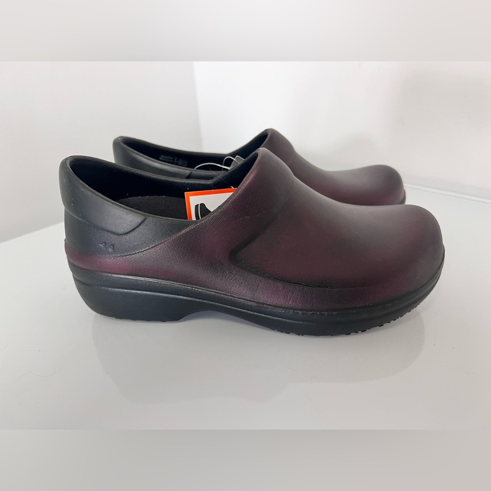 Crocs CNH5 Closed Toe Clogs Black Purple Women's Size 6